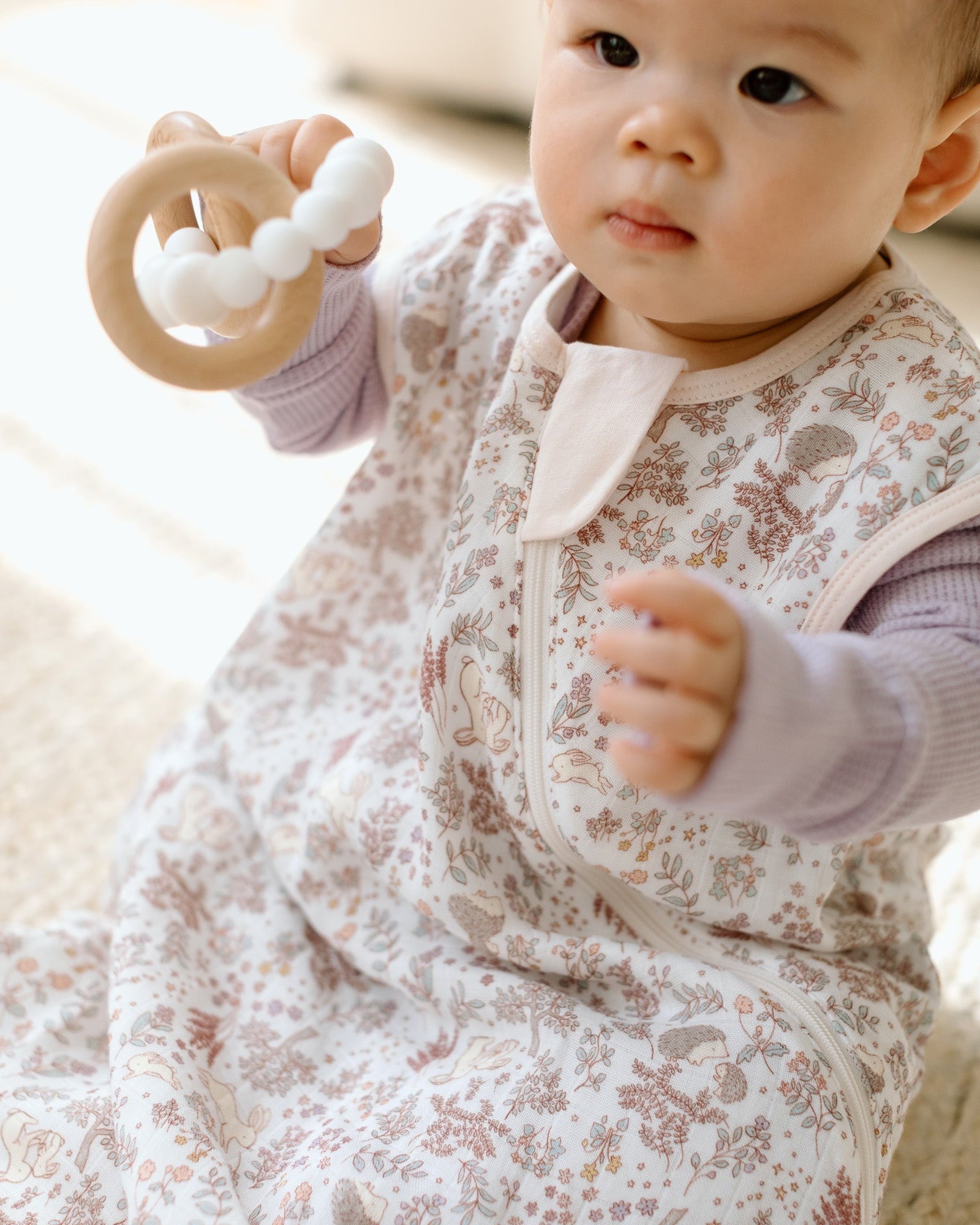 Muslin-Lightweight-Sleep-Bags-0.5-TOG-Hedgehog-Forest-1