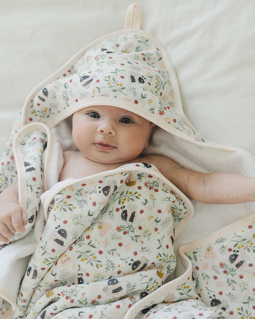 Hooded-Towel-Set-Bumble-Bees-2