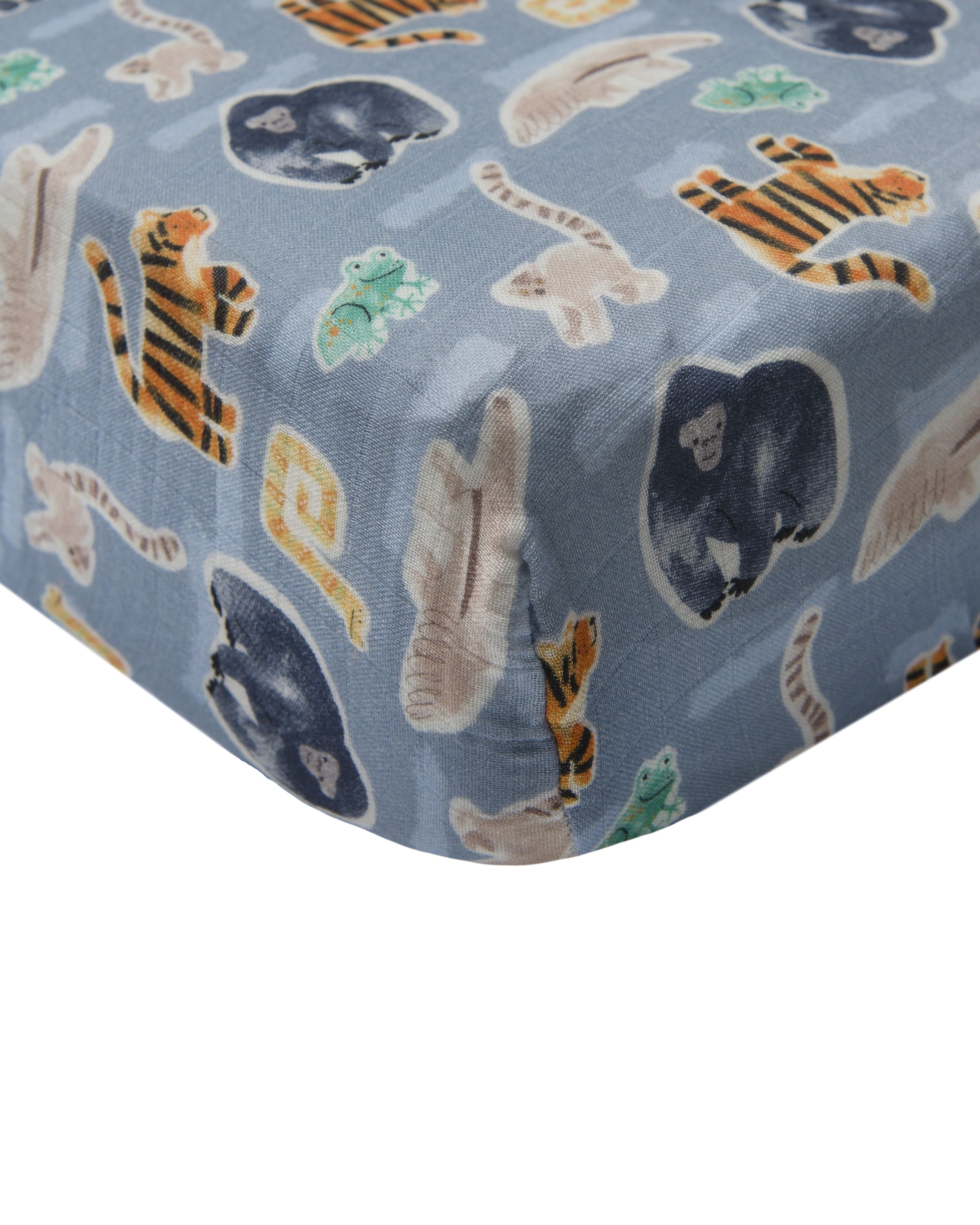 Muslin-Fitted-Crib-Sheet-Jungle-Friends-2