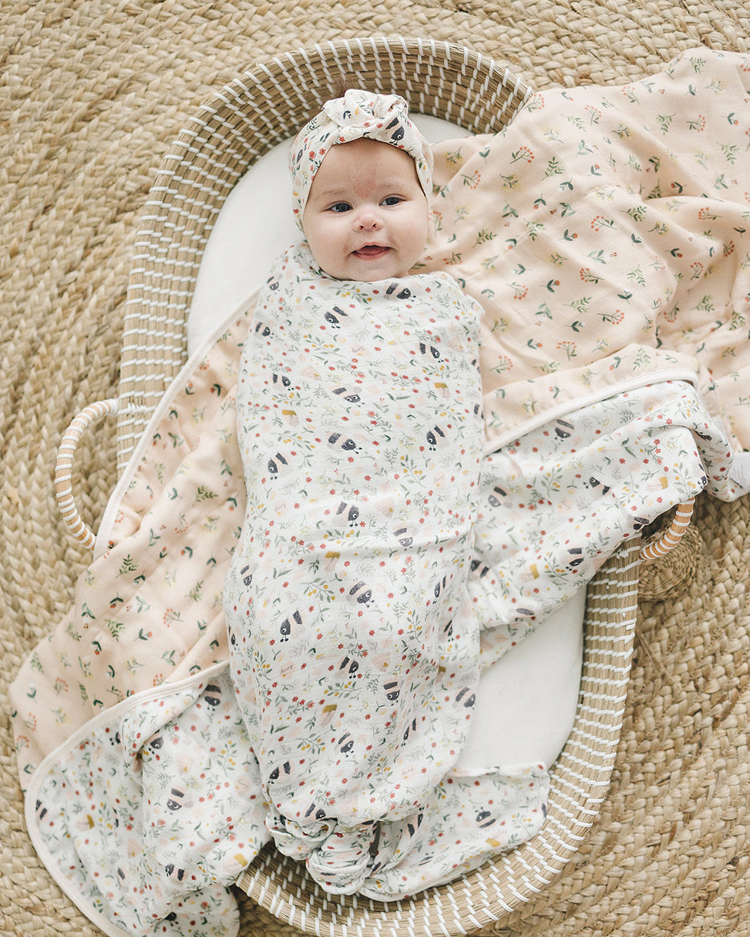 Loulou Lollipop bamboo cotton muslin swaddle blanket in Bumble Bees — front view on white background