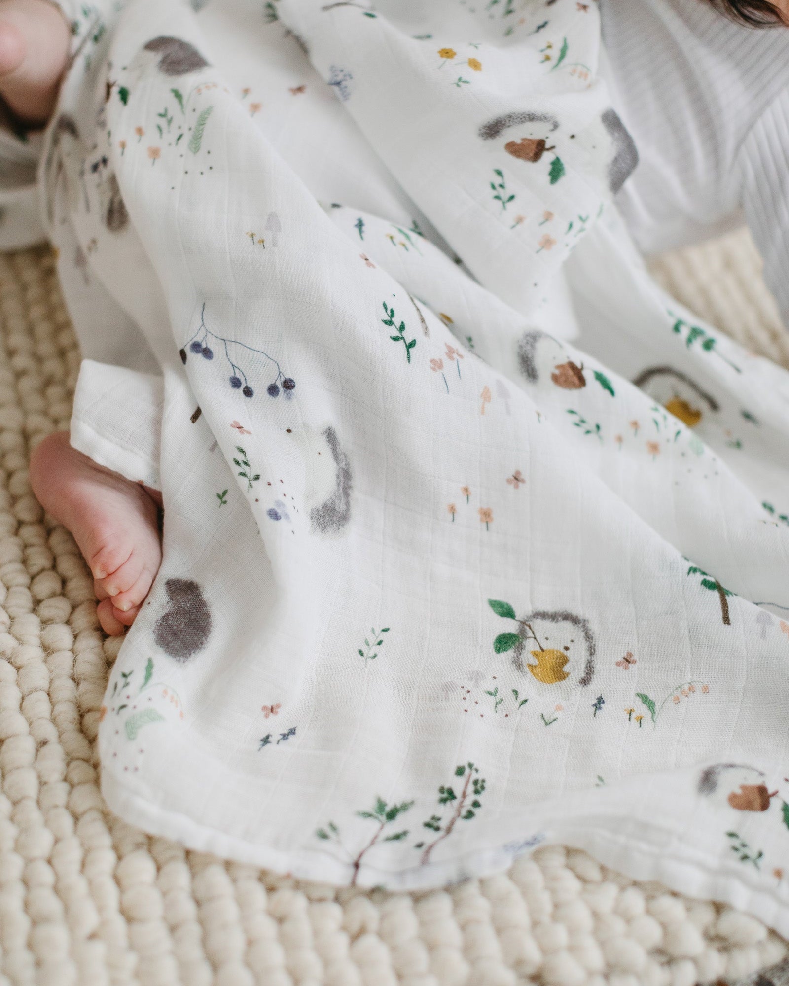 Muslin-Swaddle-Hedgehogs-2