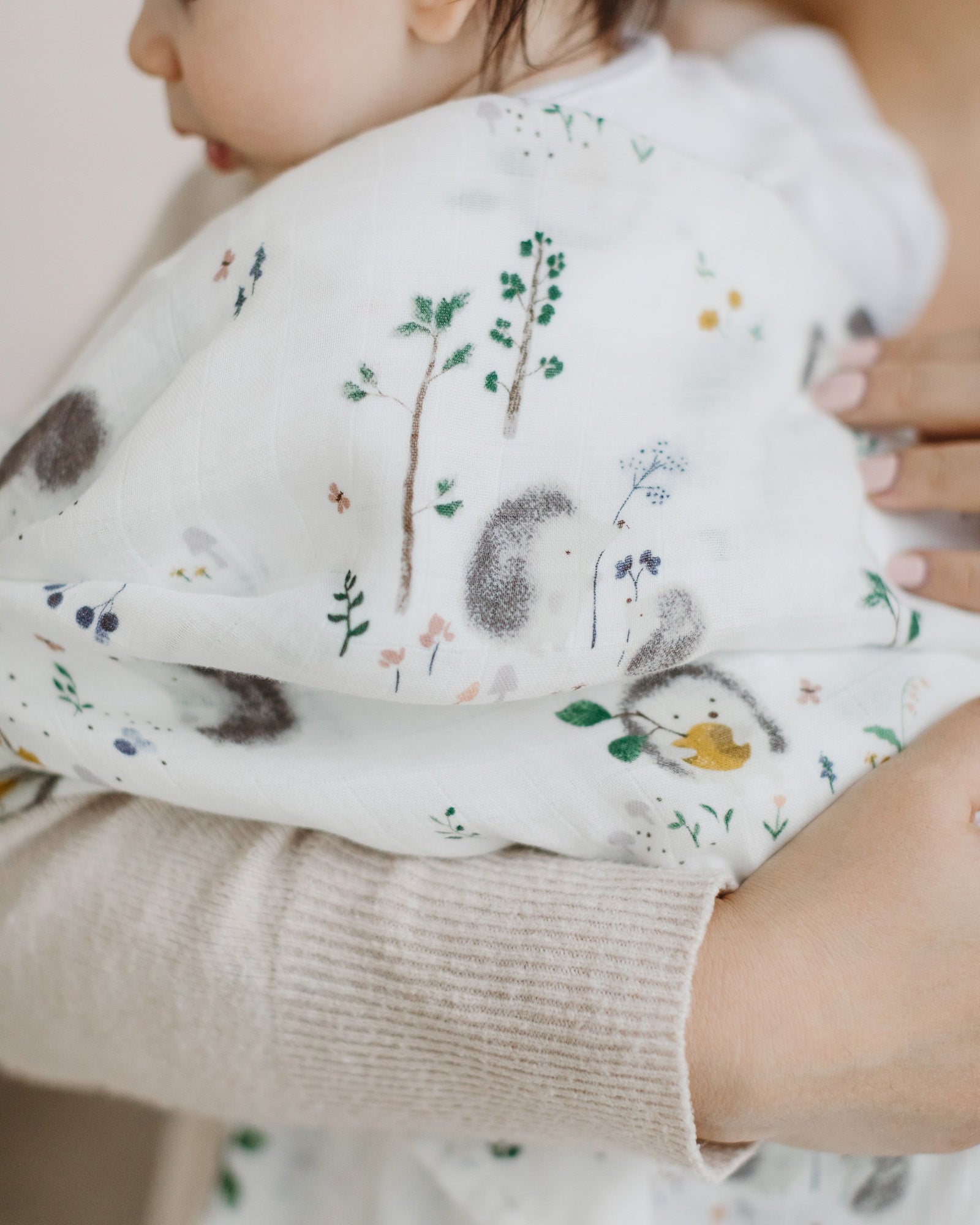 Muslin-Swaddle-Hedgehogs-1