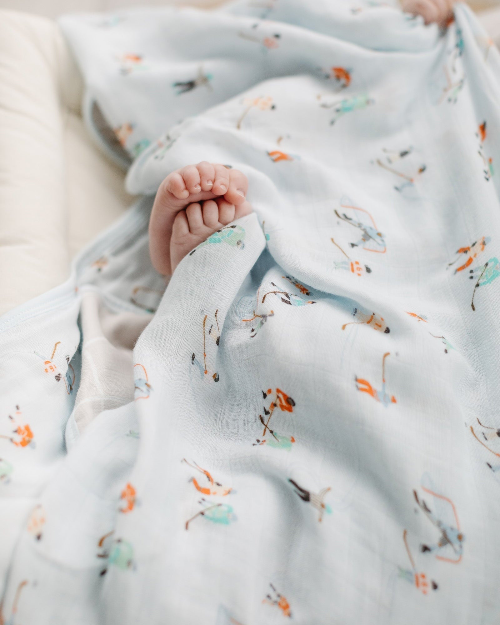 Muslin-Swaddle-Ice-hockey-3