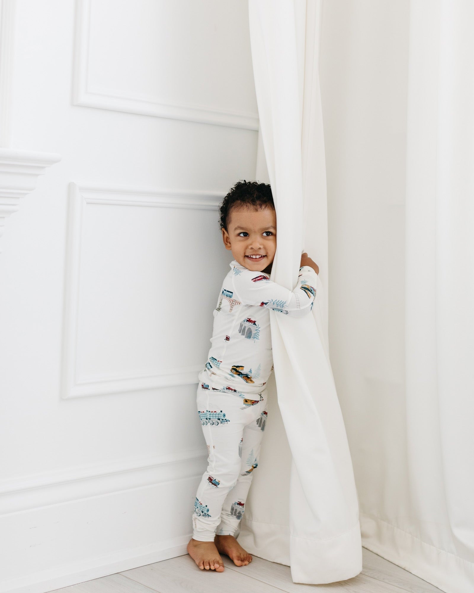 Long-Sleeve-Pajama-Set-All-Aboard-3