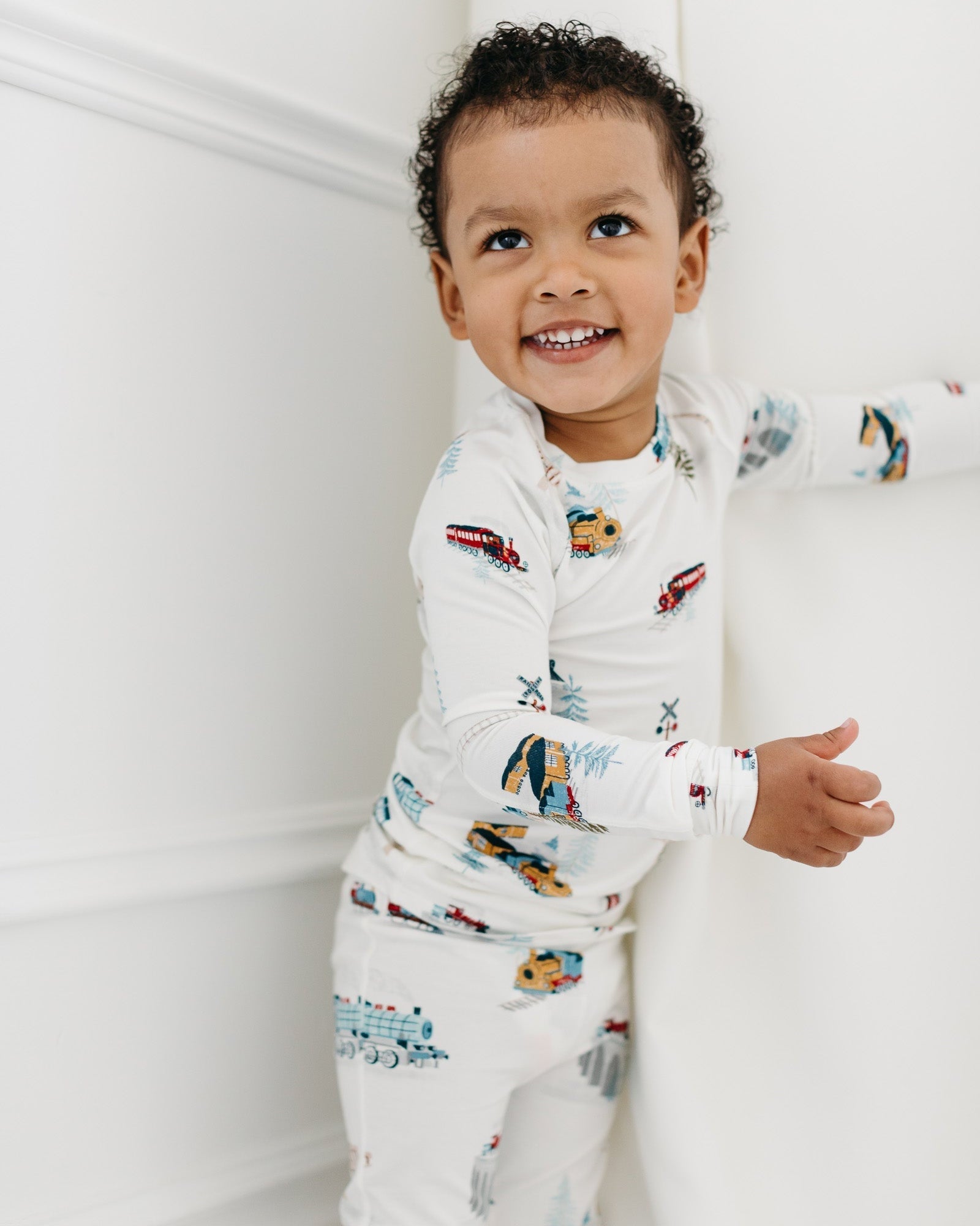 Long-Sleeve-Pajama-Set-All-Aboard-4