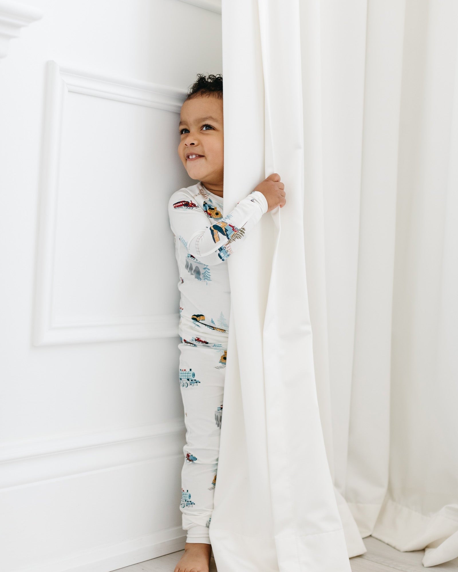 Long-Sleeve-Pajama-Set-All-Aboard-6