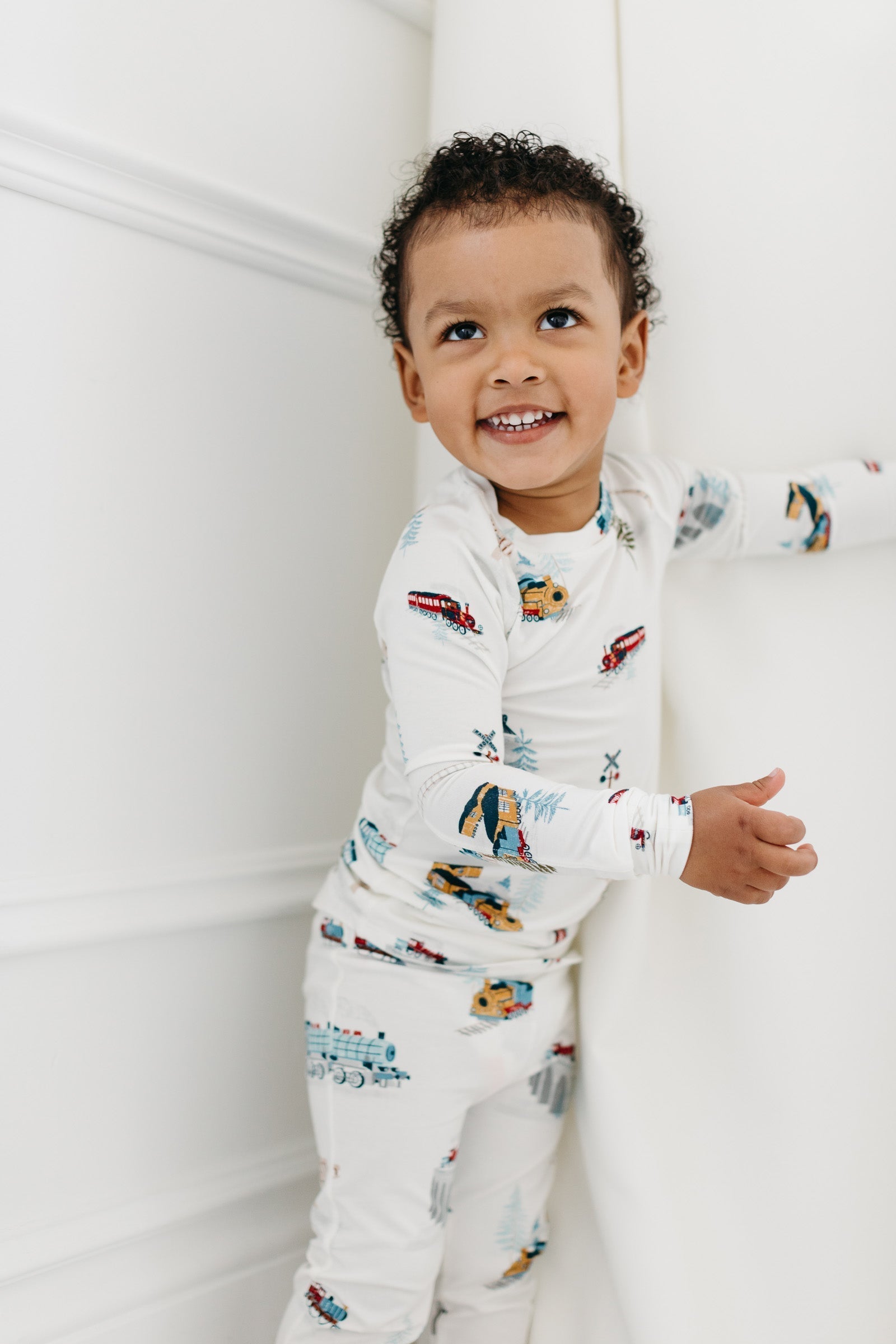 Long-Sleeve-Pajama-Set-All-Aboard-4